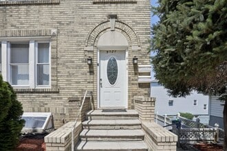 9021 Smith Ave in North Bergen, NJ - Building Photo - Building Photo
