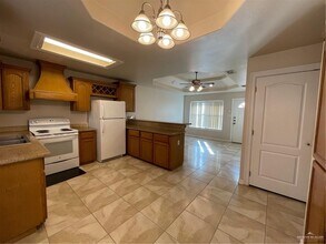 700 W Bahamas in Pharr, TX - Building Photo - Building Photo