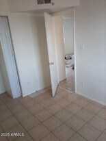 1321 W Vogel Ave in Phoenix, AZ - Building Photo