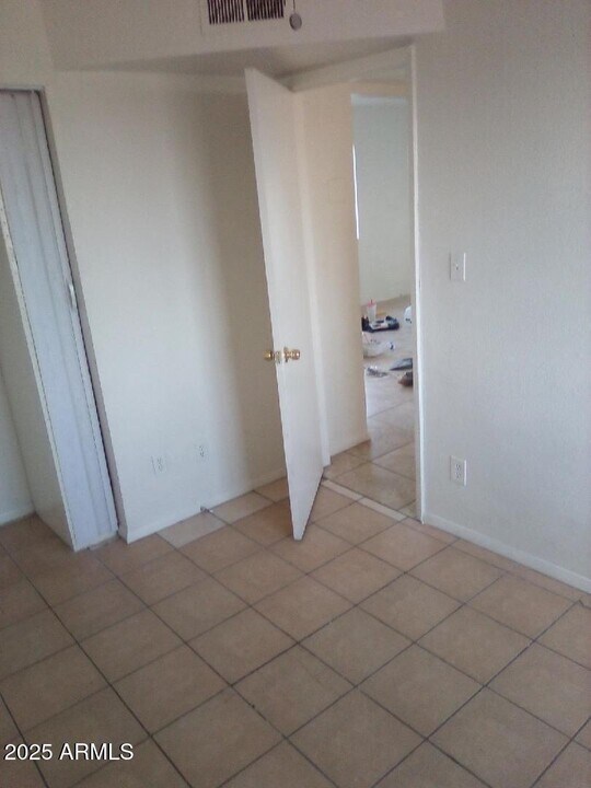 1321 W Vogel Ave in Phoenix, AZ - Building Photo