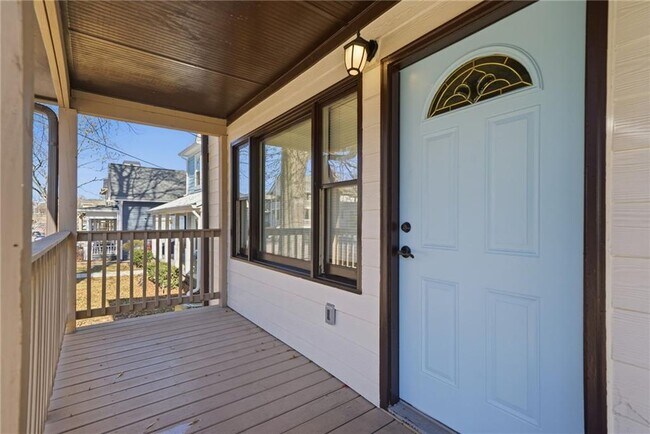 698 Garibaldi St SW in Atlanta, GA - Building Photo - Building Photo