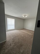 9255 W Sam Houston Pkwy S in Houston, TX - Foto de edificio - Building Photo