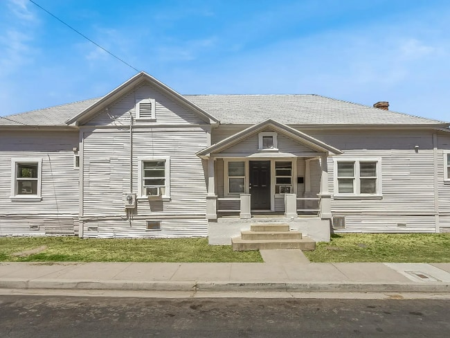property at 1202 Kaweah St