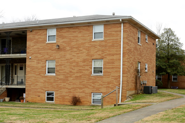 310-320 Idlewylde Dr in Louisville, KY - Foto de edificio - Building Photo