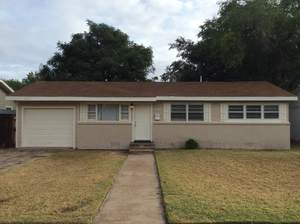 4414 43rd St in Lubbock, TX - Building Photo