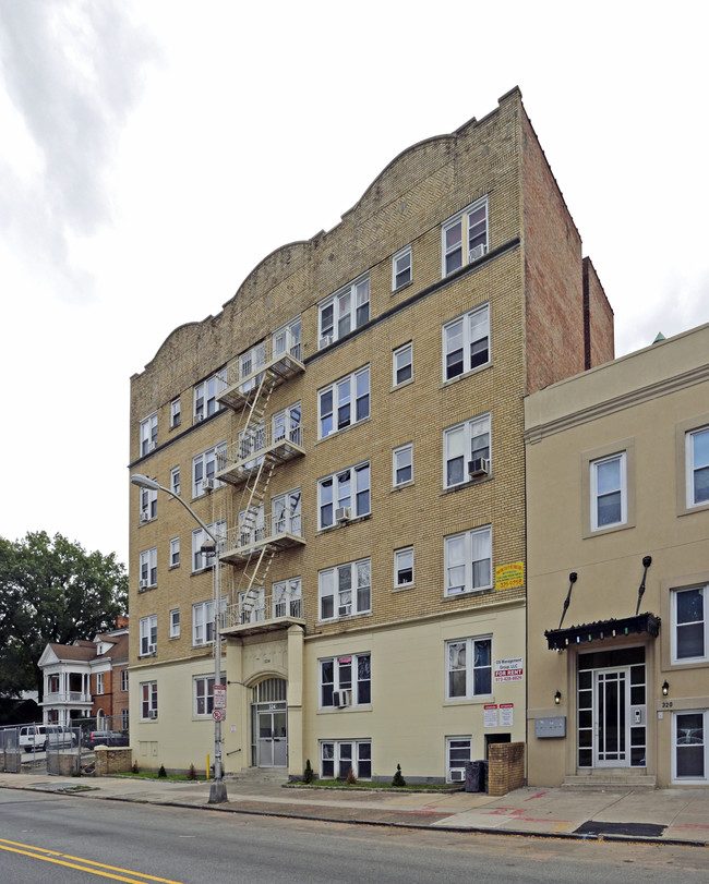 324,339 and 431 Broadway in Paterson, NJ - Building Photo - Building Photo