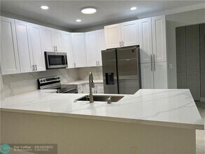 4602 SW 160th Ave in Miramar, FL - Building Photo - Building Photo