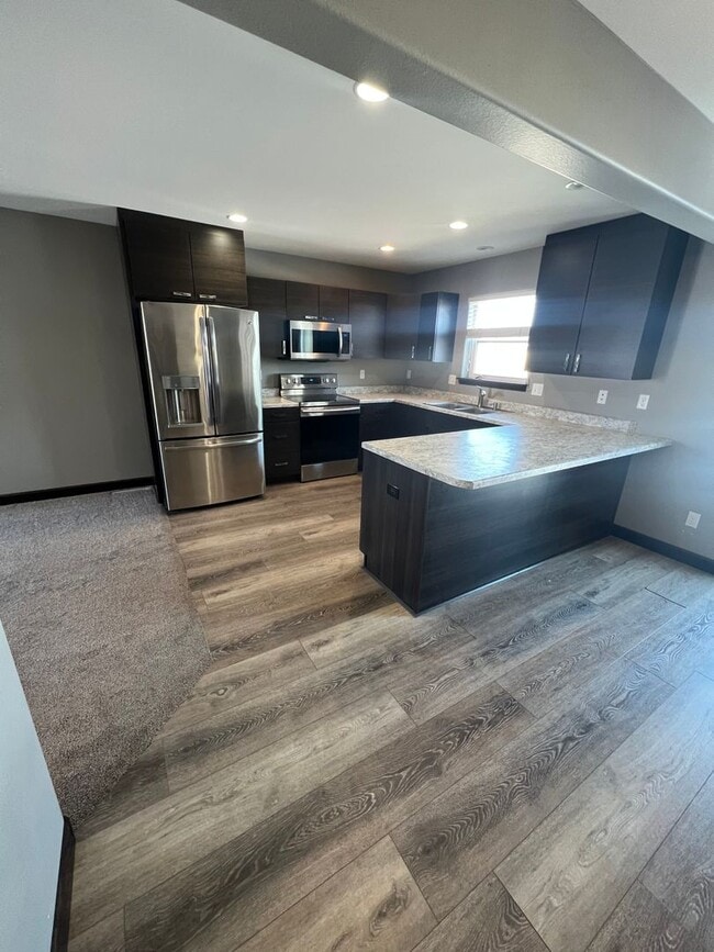 4005 Sarah Dr in Waterloo, IA - Building Photo - Building Photo