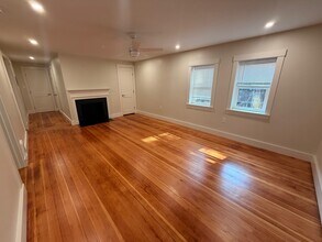 40 Gibson St, Unit 3D in Cambridge, MA - Building Photo - Building Photo