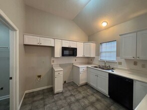 3895 Oak Branch Cir E in Memphis, TN - Building Photo - Building Photo
