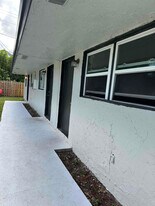 2720 NW 13th St in Fort Lauderdale, FL - Building Photo