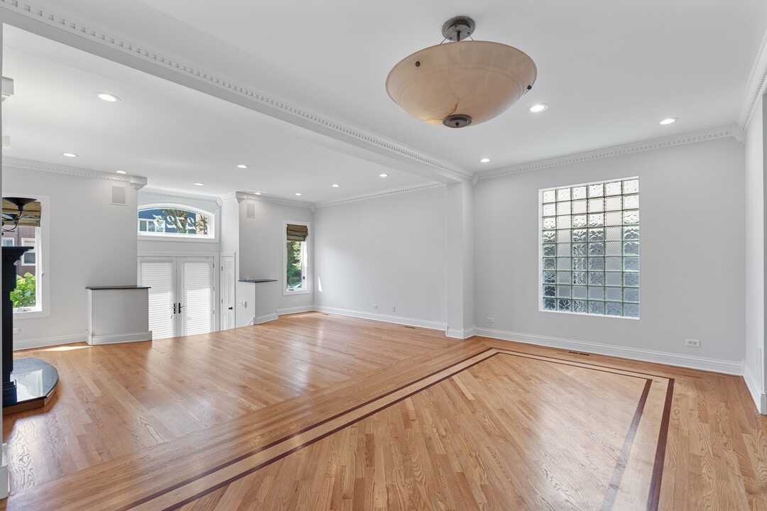 2725 N Magnolia Ave in Chicago, IL - Building Photo