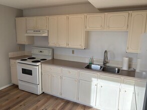 64 Whitnel Ct NE in Calgary, AB - Building Photo - Building Photo