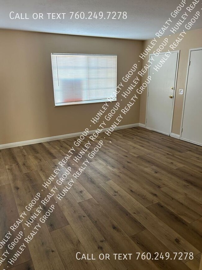 15459 Jasmine St in Victorville, CA - Building Photo - Building Photo