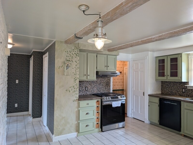 45 Fairelm Ln in Cheektowaga, NY - Building Photo