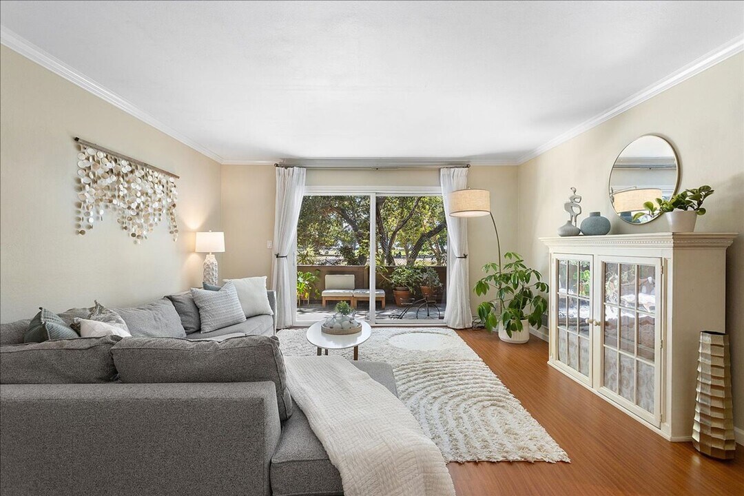 1311 Webster St in Alameda, CA - Building Photo