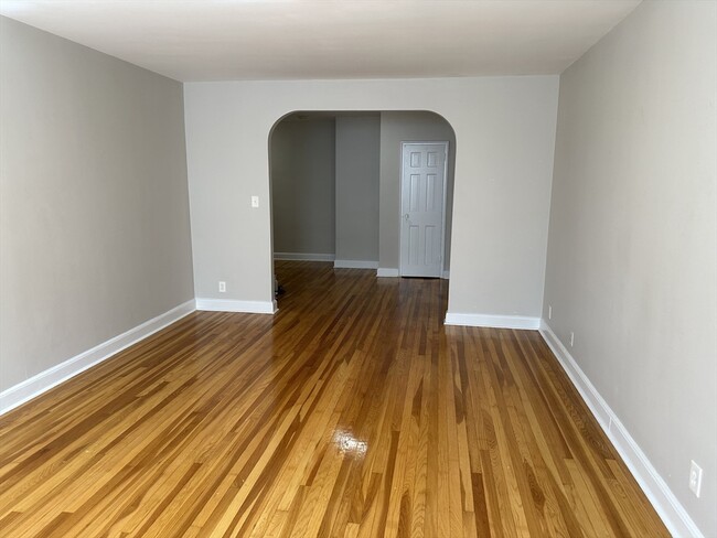 22 Concord Ave, Unit One Month Free 1 BED in Cambridge, MA - Building Photo - Building Photo