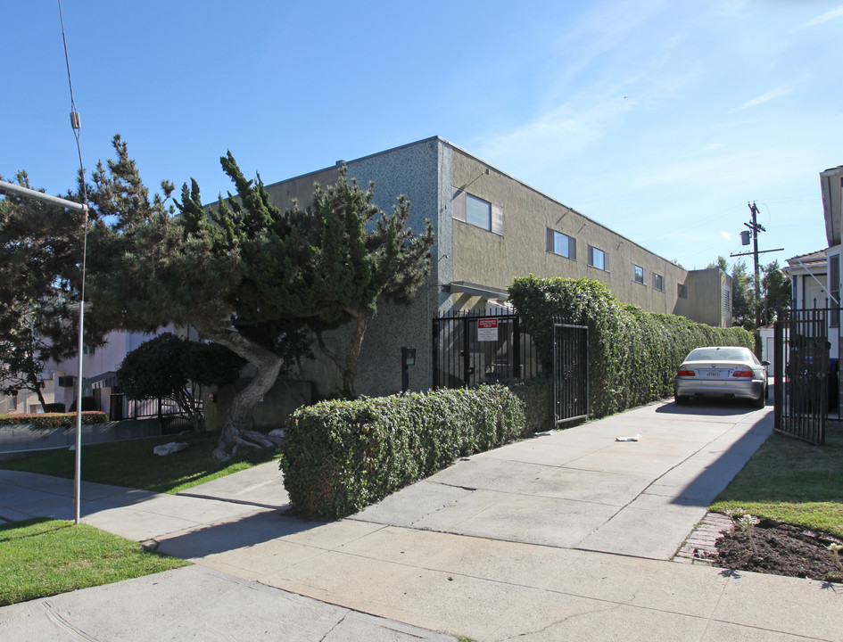 4320 Finley Ave in Los Angeles, CA - Building Photo