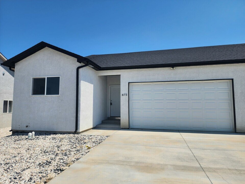 673 E Laporte Dr in Pueblo West, CO - Building Photo