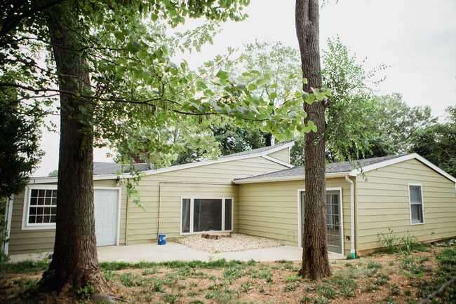 3321 N Kinser Pike in Bloomington, IN - Building Photo - Building Photo