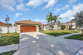 19383 NW 23rd St in Pembroke Pines, FL - Building Photo - Building Photo