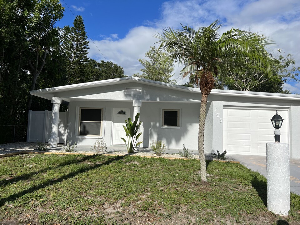 105 20th St NE in Bradenton, FL - Building Photo