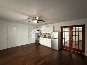 407 Creath Pl in San Antonio, TX - Foto de edificio - Building Photo