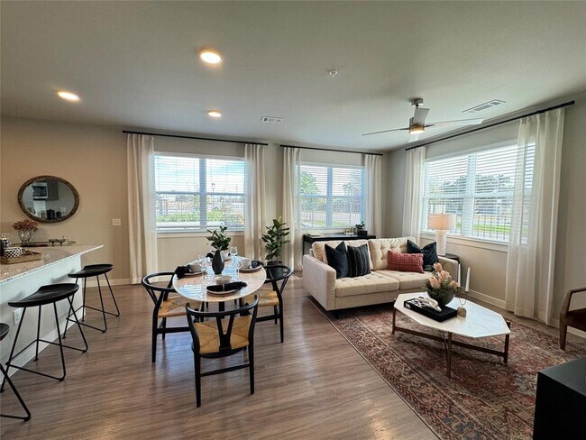 11918 Clay Rd in Houston, TX - Building Photo - Building Photo
