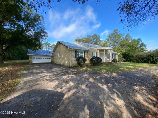 380 A I Taylor Rd in Richlands, NC - Building Photo - Building Photo