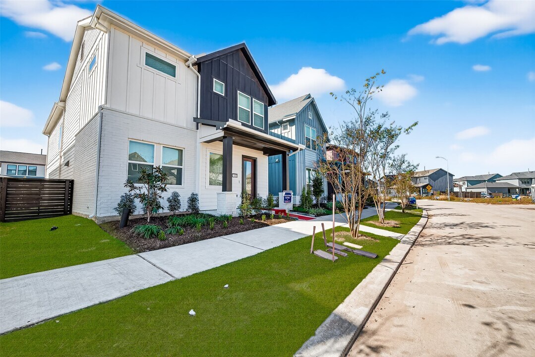 3350 City Heart Ave in Richmond, TX - Building Photo