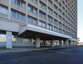 Wyandotte Towers in Kansas City, KS - Foto de edificio - Building Photo