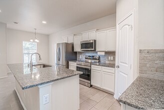 1600 Rattler Ln in Midland, TX - Building Photo - Building Photo