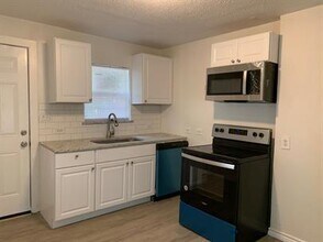 1916 Liberty St in Bonham, TX - Building Photo - Building Photo