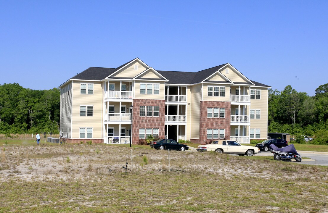 Ashleigh Apartments in Hinesville, GA - Foto de edificio