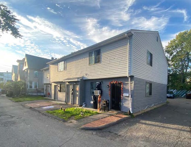 5 Warner St Ext in Hartford, CT - Building Photo - Building Photo