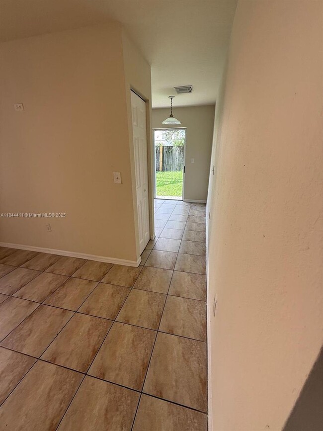 13511 SW 262nd St in Homestead, FL - Building Photo - Building Photo