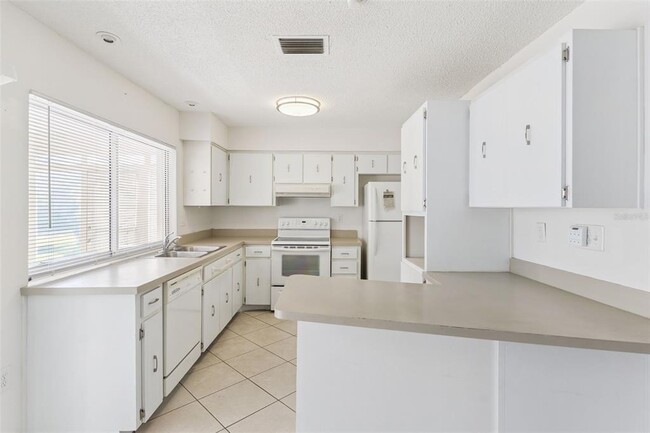 4456 Great Lakes Dr N in Clearwater, FL - Building Photo - Building Photo