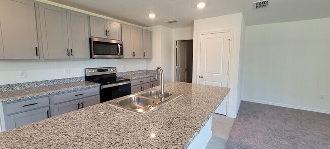 1195 Papaya Cir. in Davenport, FL - Building Photo - Building Photo