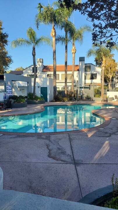 2429 Chandler Ave in Simi Valley, CA - Building Photo