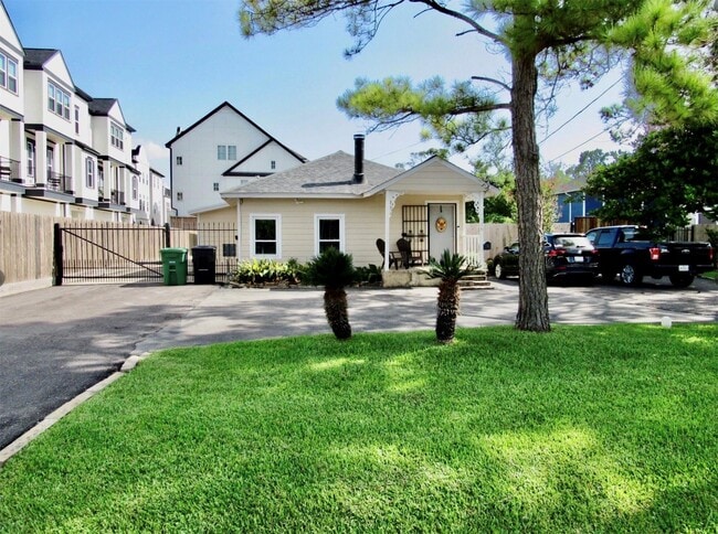 property at 1126 W 22nd St