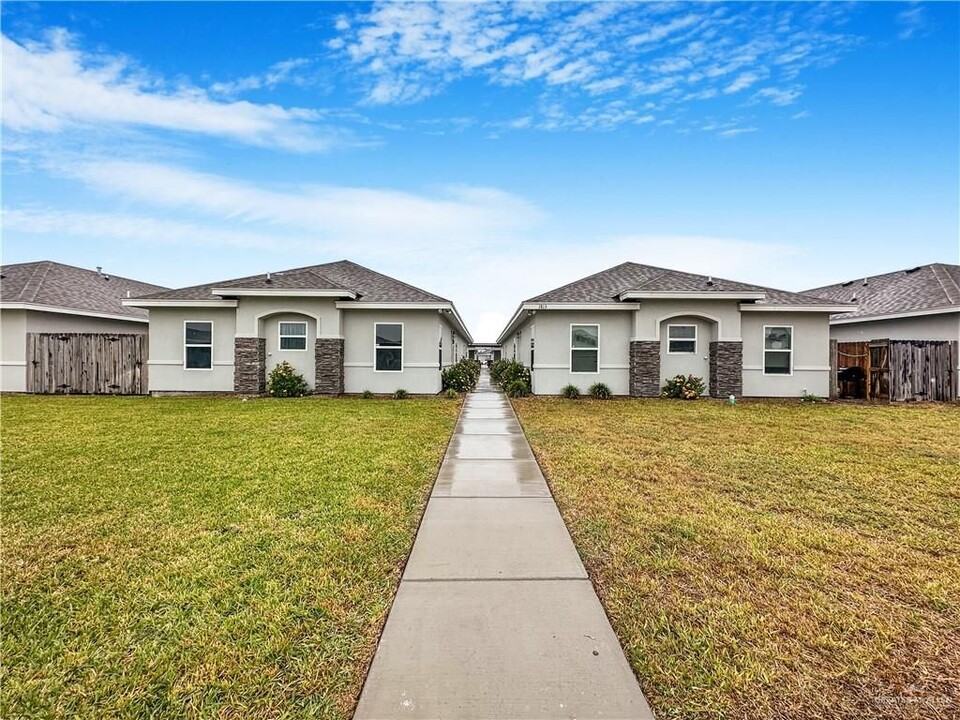1809 Stauffers St in Weslaco, TX - Building Photo
