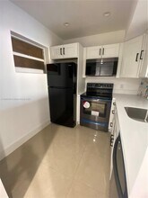 3700 NW 21st St in Lauderdale Lakes, FL - Building Photo - Building Photo