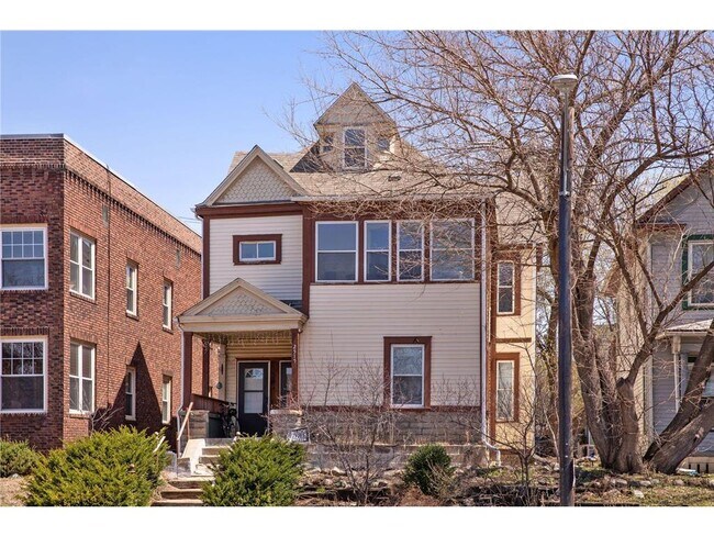 2515 Lyndale Ave S in Minneapolis, MN - Building Photo - Building Photo