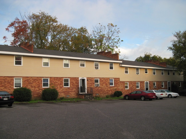 Hill Terrace Apartments in Petersburg, VA - Building Photo - Building Photo