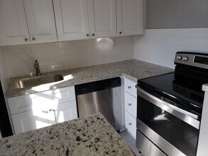 1849 Dewey St, Unit 4 in Hollywood, FL - Building Photo - Building Photo