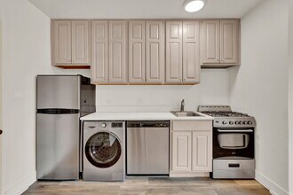 1100 N La Salle Dr in Chicago, IL - Building Photo - Building Photo