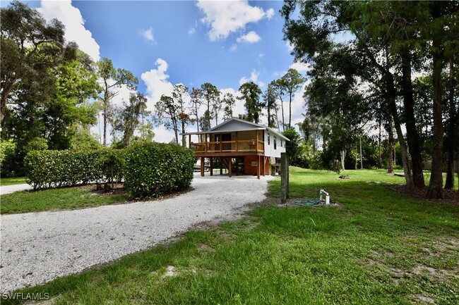 1725 Acremaker Rd in Naples, FL - Building Photo - Building Photo