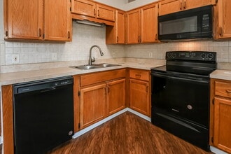 11152 Cloverhill Cir W in Jacksonville, FL - Foto de edificio - Building Photo