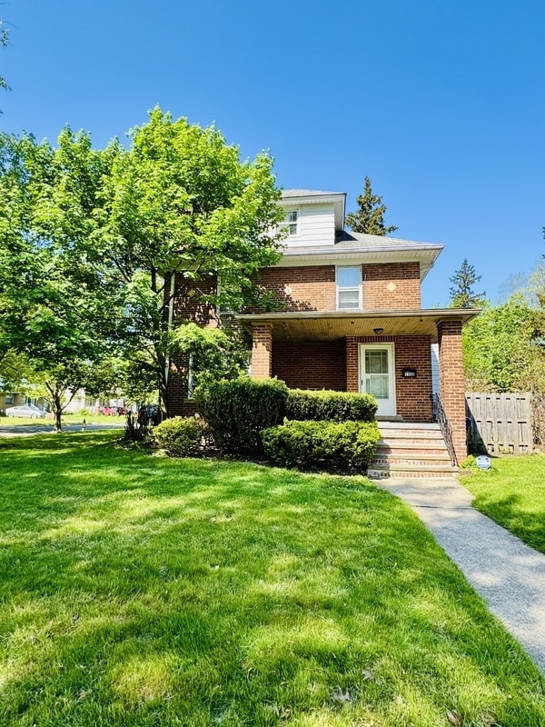 property at 1508 Parkhill Rd
