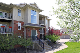 Eagles Crest Apartments in Davenport, IA - Foto de edificio - Building Photo